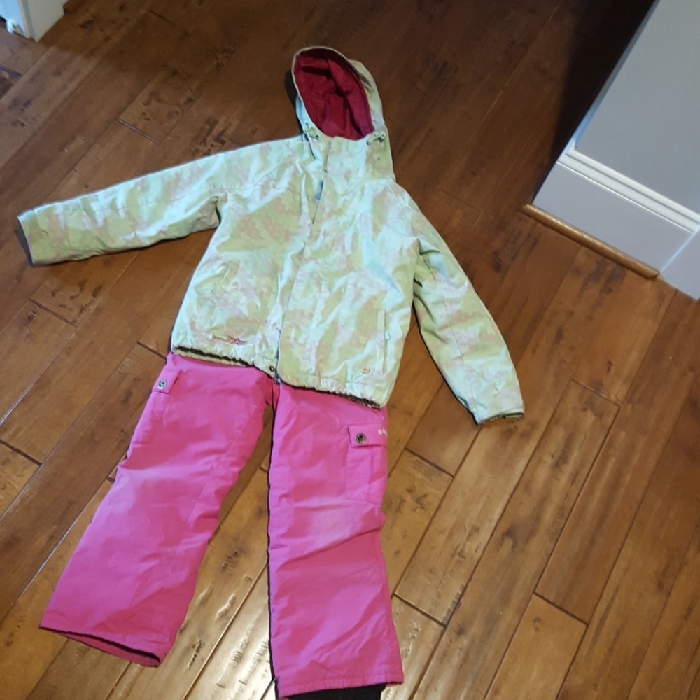 Burton and Roxy girls snowboarding set